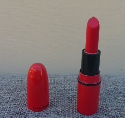 mac retro red lipstick