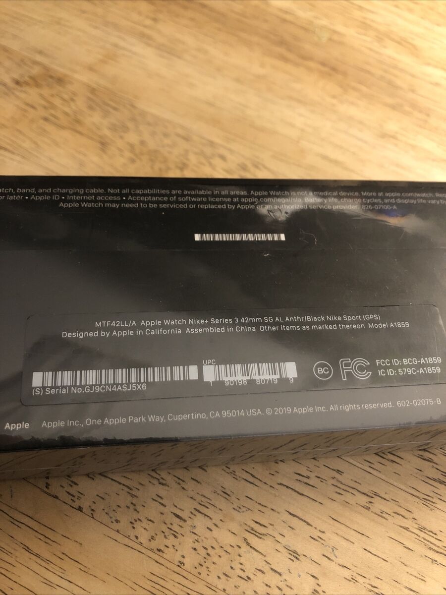 Apple MTF42LL/A Serie 3 42mm Space Gray Case with Nike Apple MTF42LL/A Serie 3 42mm Space Gray Case with Nike