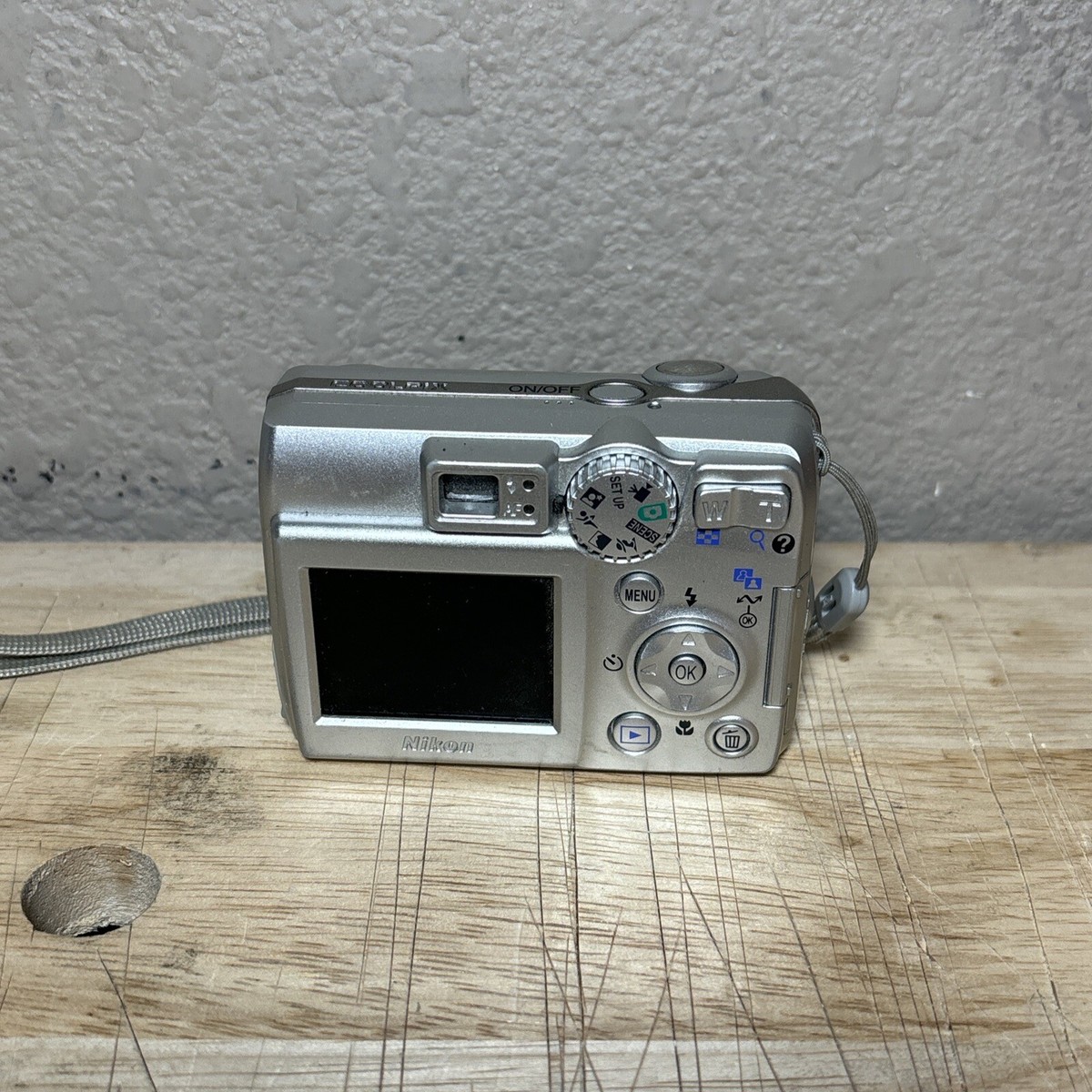 Nikon Coolpix S5600 シルバー Amazon.com : Nikon Coolpix 5600 5MP Digital Camera with 3x
