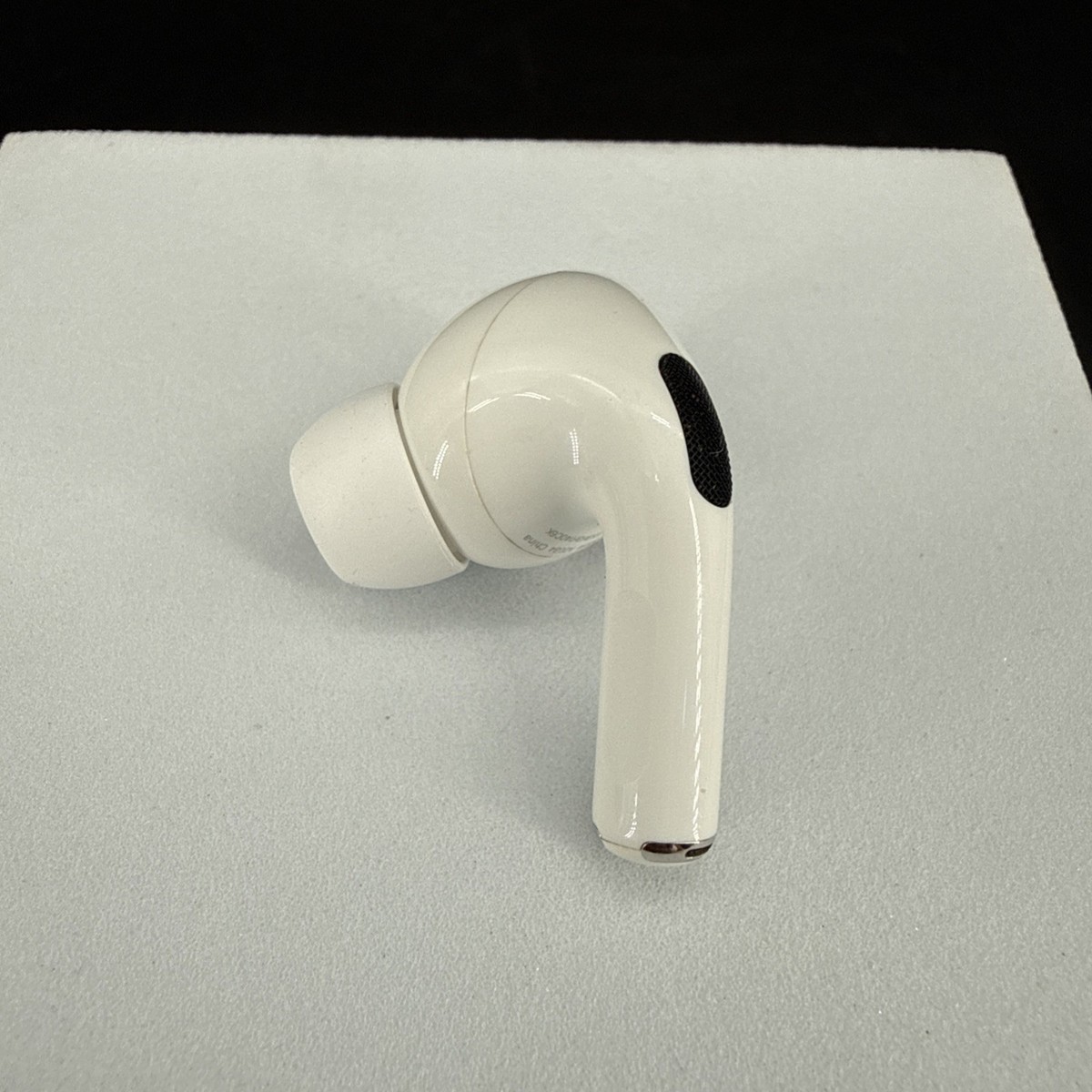 Apple AirPods Pro 1st Gen. Genuine Replacement - Left Side Only