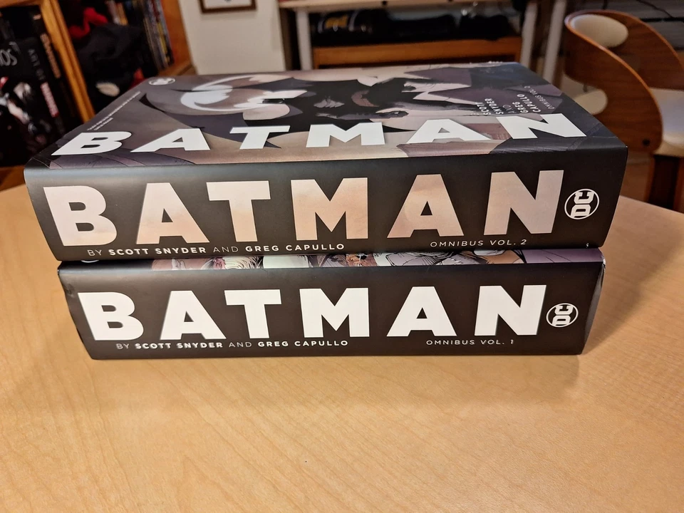 BATMAN by Scott Snyder And Greg Capullo Omnibus Edition Vol. 1 And 2 VGC - Image 2 of 4