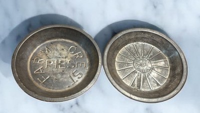2-Vintage ''Farm Crest Pies'' Metal Pie Tins 9 Inch Mid 20th Century Detroit, Mi