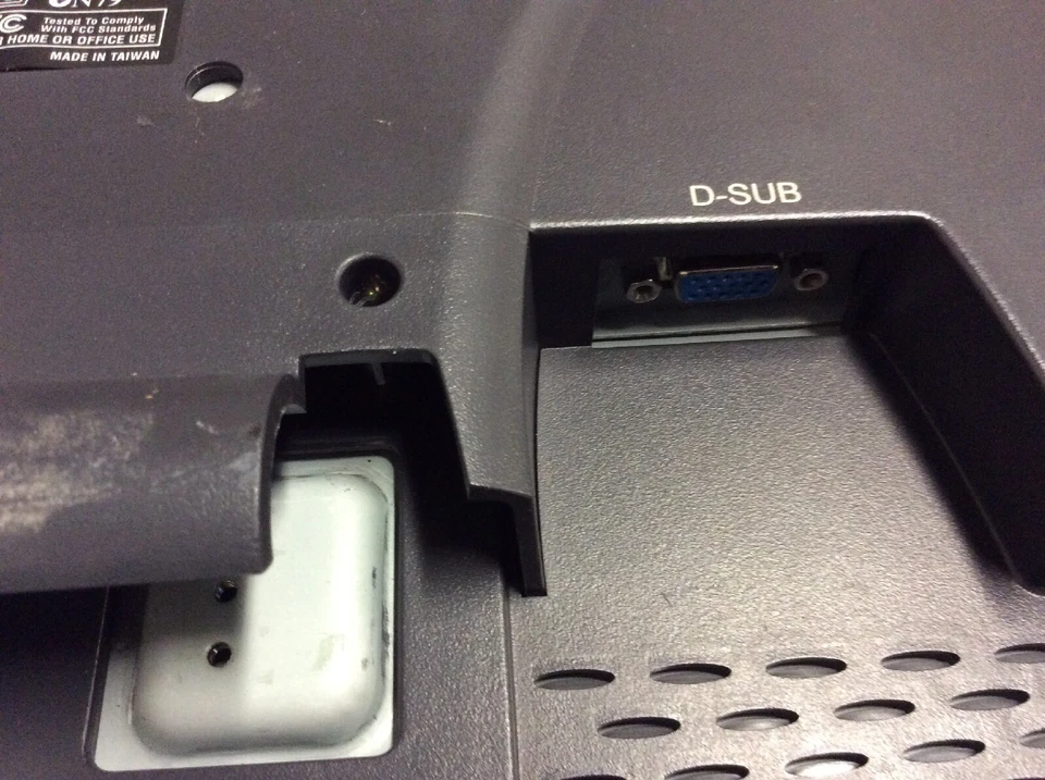 3M TOUCH SYSTEMS SERIAL VGA TOUCHSCREEN 15" LCD MONITOR 11-81371-129 ERGOTRON - Image 3 of 4