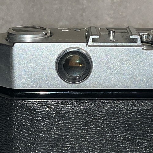 Petri 35mm Rangefinder Camera Color Corrected Super w/ F1.9 4.5cm Lens As Is - Picture 12 of 16