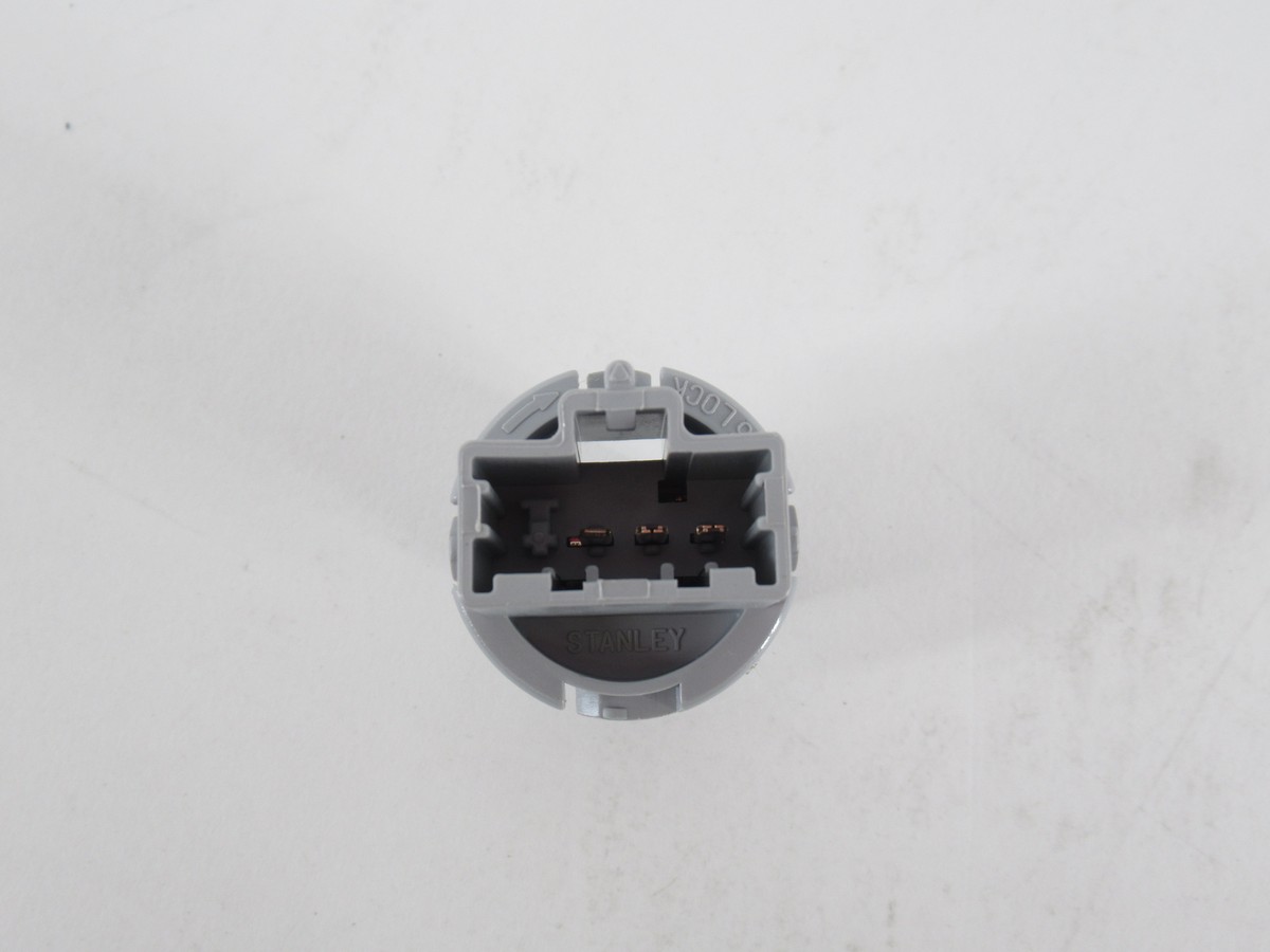 Used Honda/Acura Tail Light Connector Socket – 33515-S50-003 T20W (4-Point, 3-Wire)