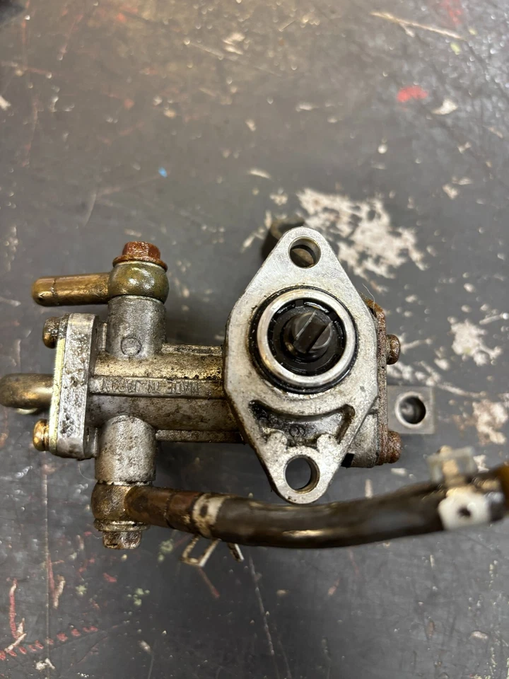 YAMAHA 700 MM Oil Pump Assy 8CH-13100-00-00 RW6858 - Image 2 of 2