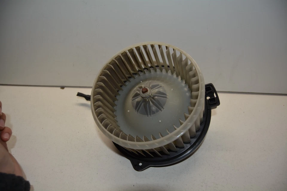 Ventilador de motor soplador delantero Toyota Matrix 2003-2008 OEM, 615-50187 Foto 4 de 4