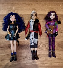 Disney Descendants Signature Isle of the Lost...