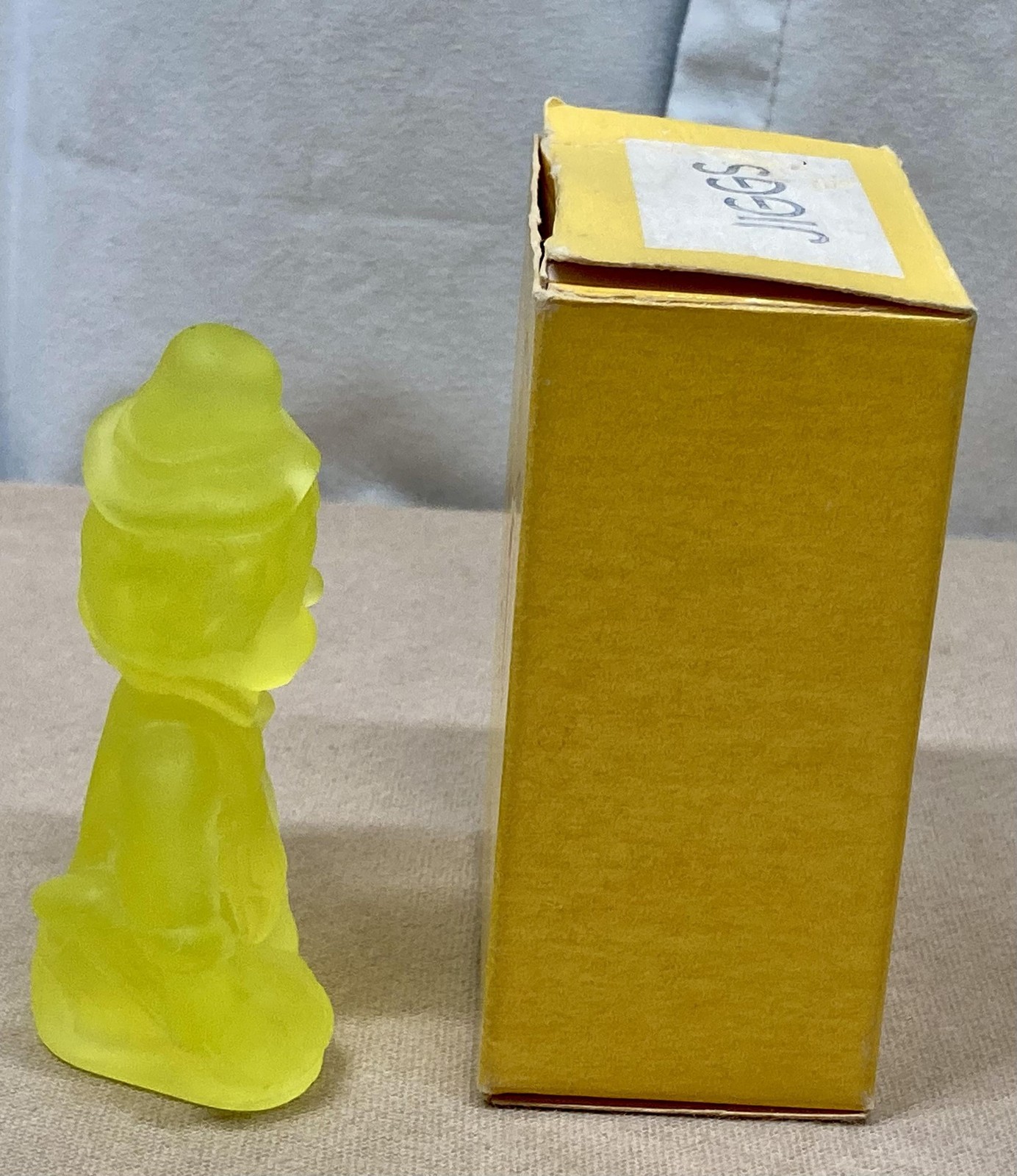 Mosser Glass Jiggs Clown Paperweight Vaseline Uranium Satin Yellow Glow Box Ohio