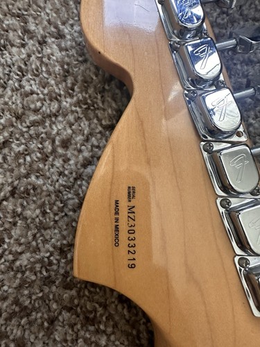 Fender Vintera ‘70s Stratocaster Electric Guitar - Aged Natural - Picture 8 of 11
