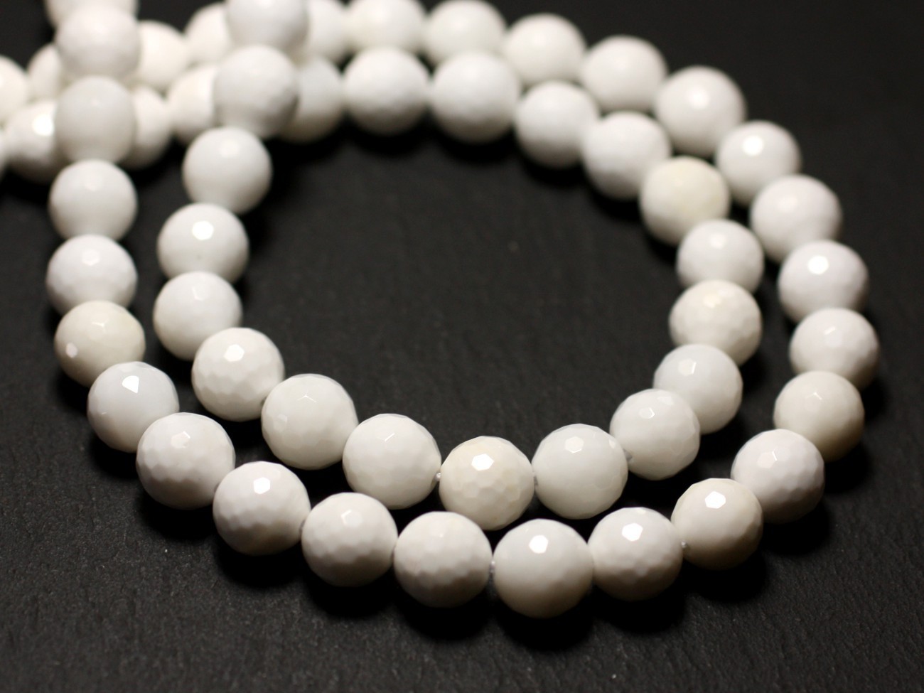 Perles coquillage nacre facettées blanc opaque 8mm, apprêts de qualité supérieure