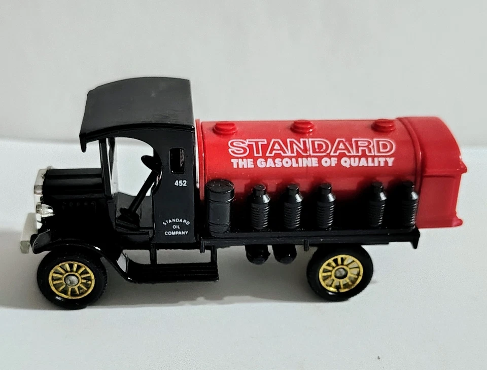 Lledo England Diecast Red Crown 1927 Gasoline Tanker Standard Oil Chevron 90mm - Image 4 of 4