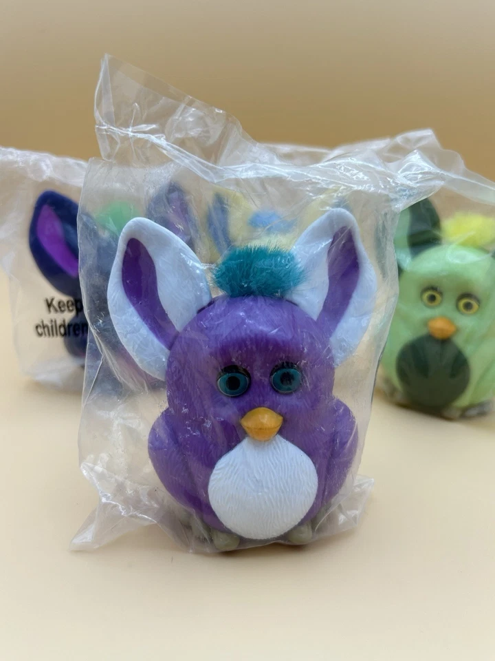 Paquete de juguetes Furby vintage Burger King 2005 Foto 3 de 4