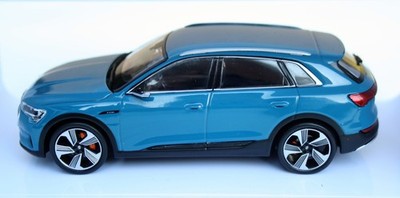 Audi e-tron Typ GE Bj. 2018-2022, antiguablau, Spark/Minimax-Modell im M. 1:43