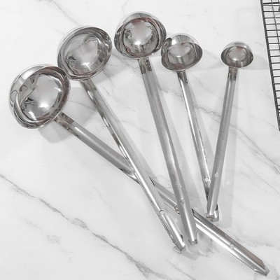 Praktische Edelstahl Schöpfkelle mit gebogenem Haken Design zum einfachen Aufhängen