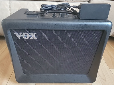 VOX Speaker Amplifier VX15GT 15-Watt Modeling Combo Amp & Charger TESTED READ