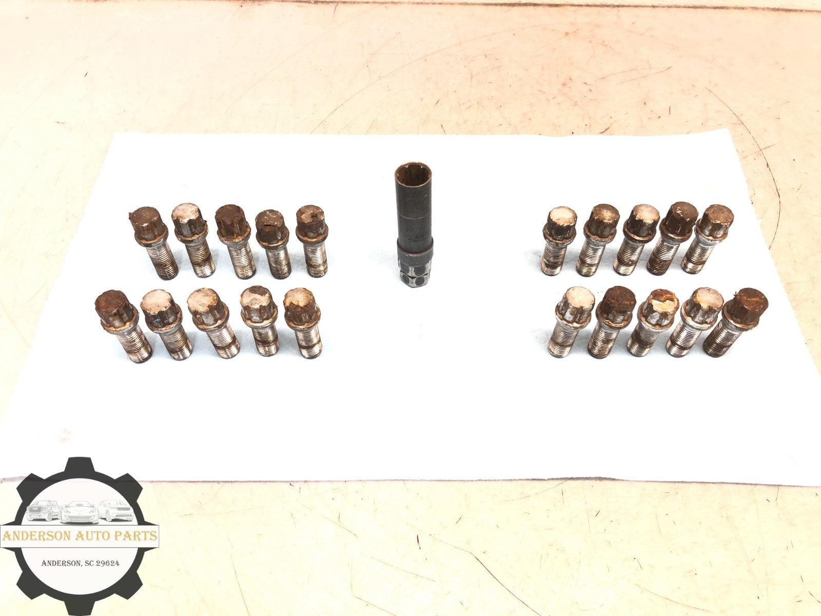 2014-2020 MASERATI QUATTROPORTE WHEEL RIM LUG NUT SET X20 W/ SECRET KEY OEM