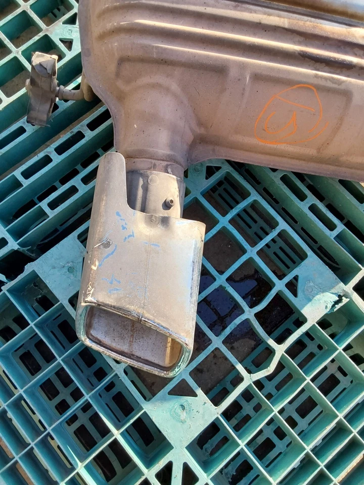 Silenciador trasero Mercedes-Benz ML350 2008-2010 A1644907215 OEM Foto 2 de 4