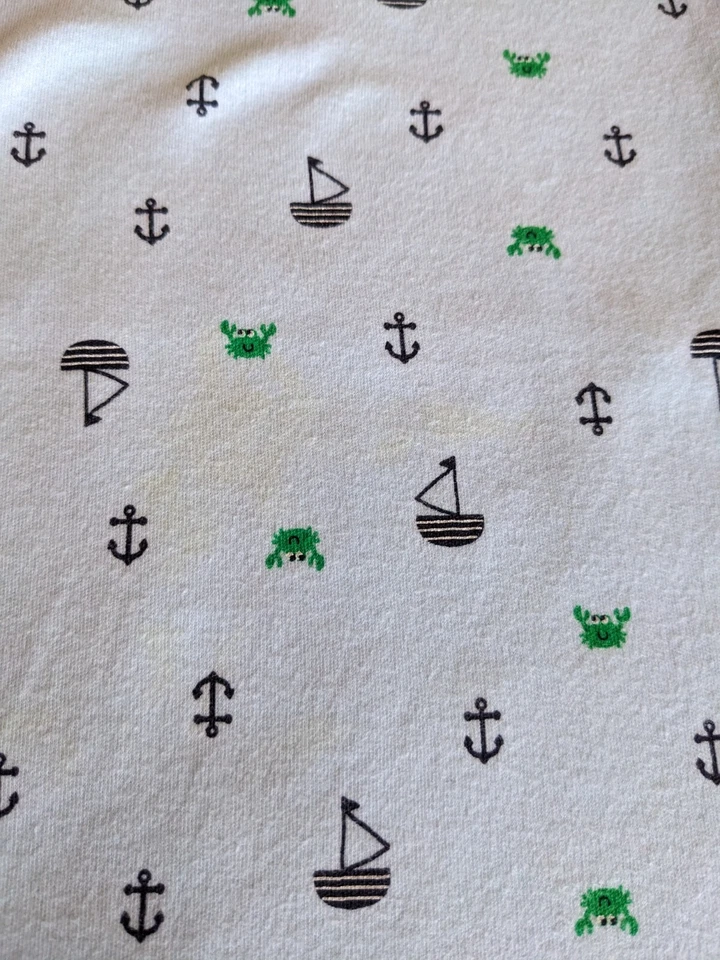 Manta bebé azul Carters -Just One You- con cangrejos verdes, veleros y anclas Foto 3 de 3