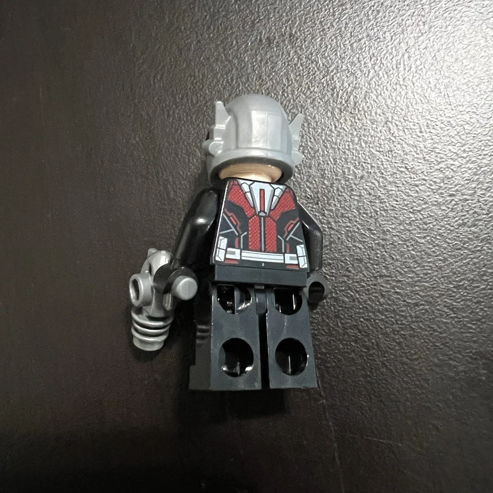 LEGO Ant-Man Minifigure 76109 Scott Lang Upgraded Suit sh516 Marvel Heroes Fig - Image 2 of 4