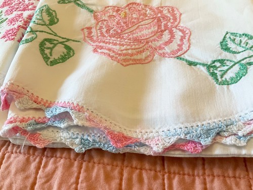 Lot 4 Single Vtg Pillowcases Mostly Pink Hand Embroidery & Crochet Std Sz EUC - Picture 5 of 24