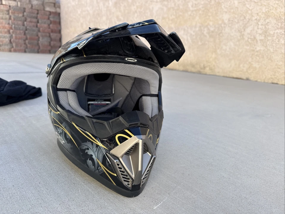 Kbc Dirt Bike Helmet medium 57-58cm - Image 2 of 4