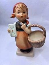 GOEBEL HUMMEL FIGURINE #18/2/0 MEDITATION 1962  W. GERMANY. 4" Tall