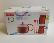🔶️BODUM ASSAM TEA PRESS SET CUPS SPOONS - RED, 70TH ANNIV. BISTRO RETRO ATOMIC 