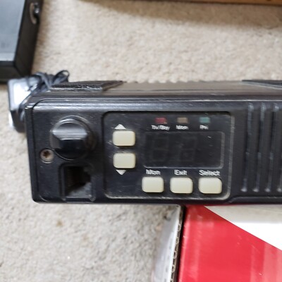 RARE Motorola Radio Transceiver MaxTrac Max Trac 300 / 870 MHz 6