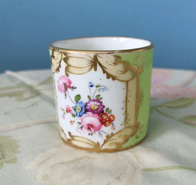 Beautiful Vintage Decorative Coffee Can, Expresso Size kitchen home floral 1900s