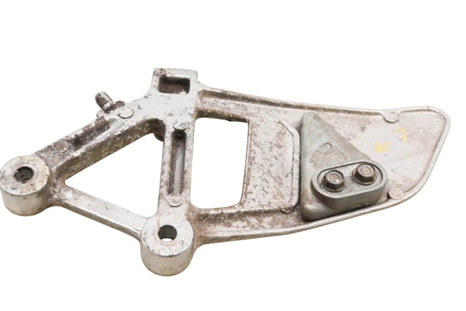 Soporte reposapiés delantero izquierdo Honda Interceptor 750 91 montaje VFR750F Foto 3 de 4