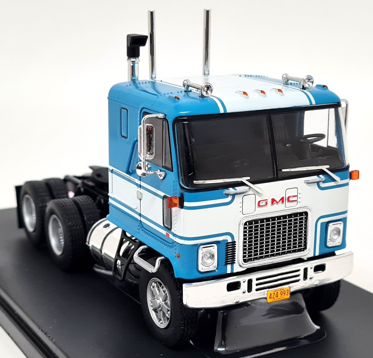 iXO 1/43 GMC Astro 95 1970 Blue / White Diecast Scale Model Truck