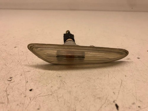 BMW 3 Touring E46 Kotflügelblinker vorne rechts 2.00 Diesel 2001 30591142