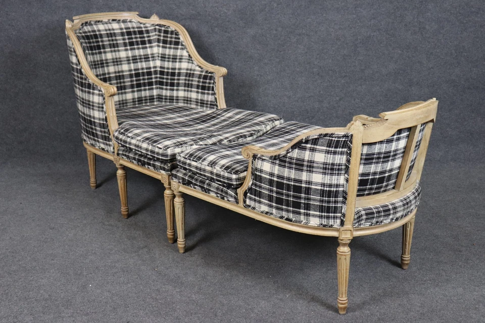 Linda espreguiçadeira decorada com pintura francesa Louis XVI por volta de 1940 - Imagem 2 de 4