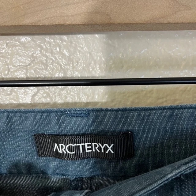 Pantalones Cortos Arcteryx Para Hombre Talla 36 Phelix Cortos 9.5" Entrepierna Verde Azulado Exterior Foto 3 de 4