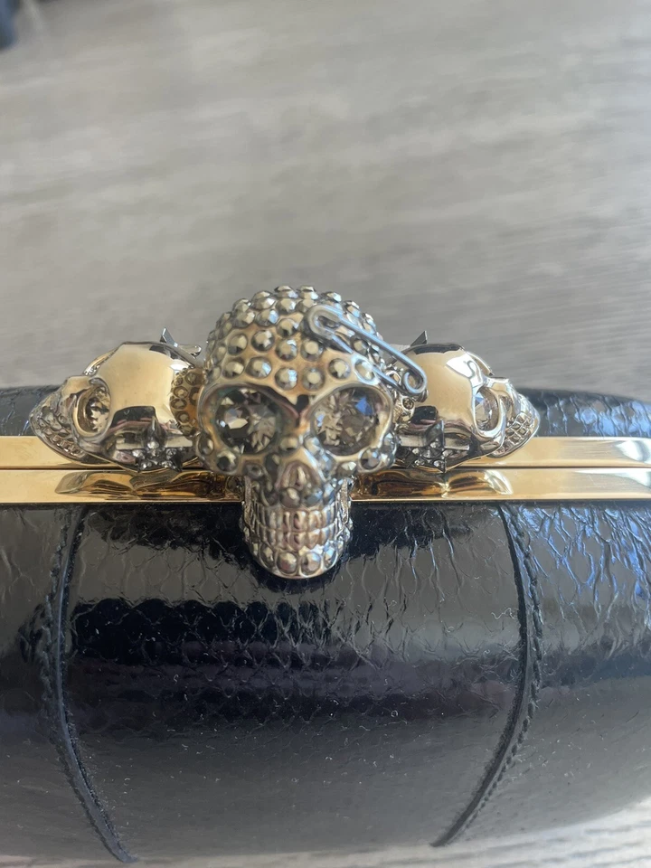 Сумка-клатч Alexander McQueen Skull Box черная - Изображение 2 из 4