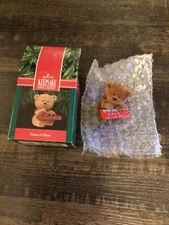 Hallmark Keepsake Ornament Notes of Cheer