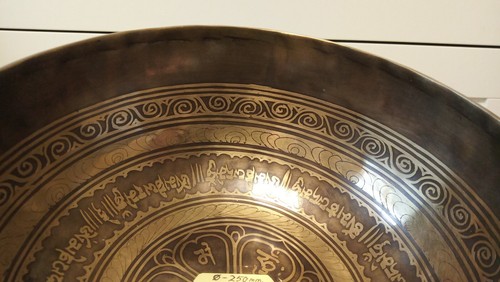 SINGING BOWL 10" (250 mm.) A# note - 120 Hz, Fa - 360 Hz. EF - 697 Hz. 1755gr. - Picture 7 of 11