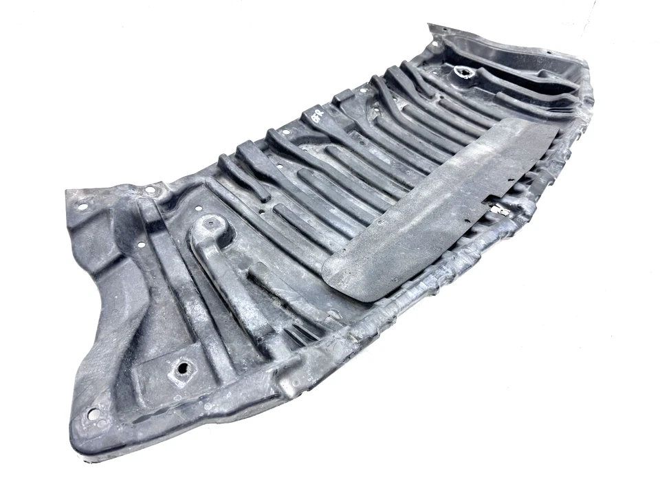 Mercedes-Benz E250 E350 W212 2011-2016 guardabarros delantero inferior guardabarros protector contra salpicaduras Foto 3 de 4