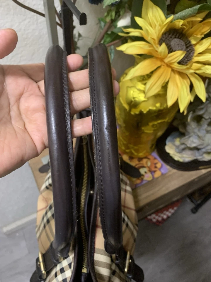 burberry handbag Vintage Handbag  - Image 4 of 4