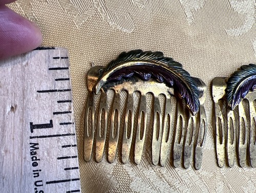 Vintage Pair Of Feather Hair Combs - Picture 5 of 10