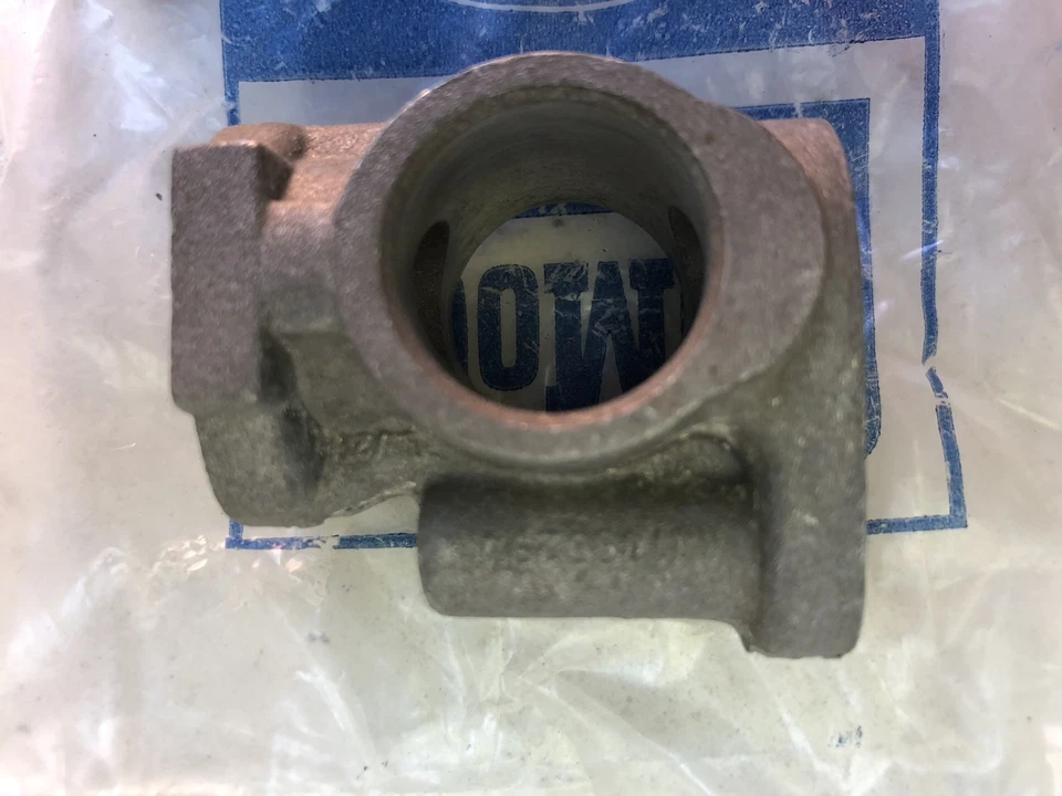 SAAB 96 V4 / SONETT / FORD TAUNUS V4 1969 1970 1971 ROCKER SHAFT SUPPORT N.O.S - Image 2 of 3