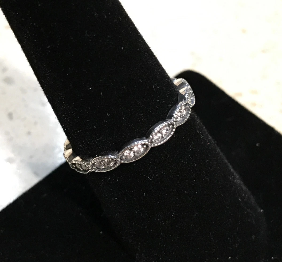 Sparkling leaves band on sale ring