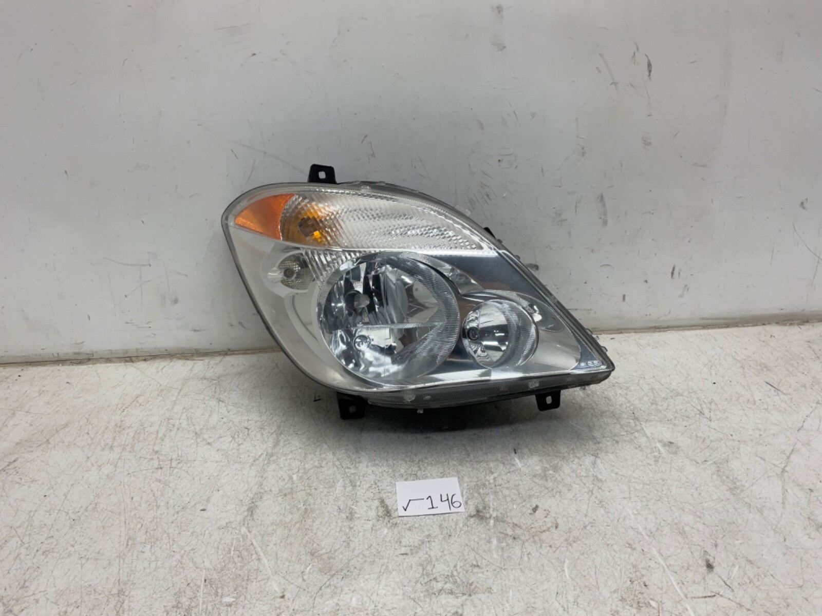 Mercedes-Benz SPRINTER 906 Front Right Headlamp Unit A9068201661  
