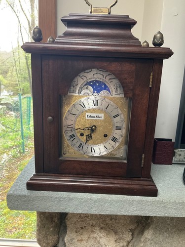 VINTAGE ETHAN ALLEN 8 DAY MOONFACE WOODEN CHIMING BRACKET CLOCK WORKS 1970’S+KEY
