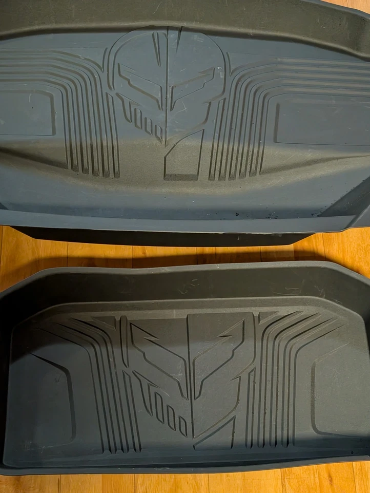 Fabricante de equipos originales GM Cargo Liner Jet Black 20-26 C8 Chevrolet Corvette Stingray cupé 84840624 Foto 3 de 4