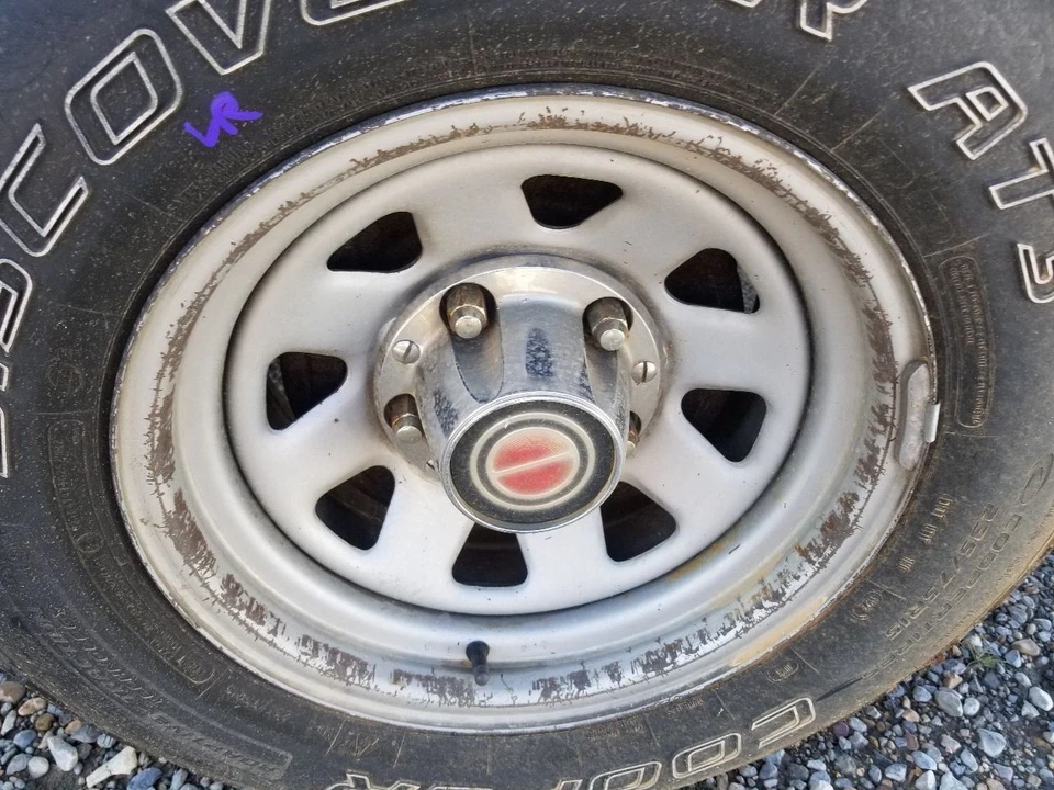95 1995 FORD F150 XLT 15X8 WHEEL WITH LOCKING HUB SEE IMAGES Foto 2 de 4