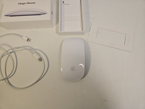 Apple Magic Mouse 2 für Mac - Weiß A1657 MK2E3AM/A (Original)™ - Bild 4 von 6