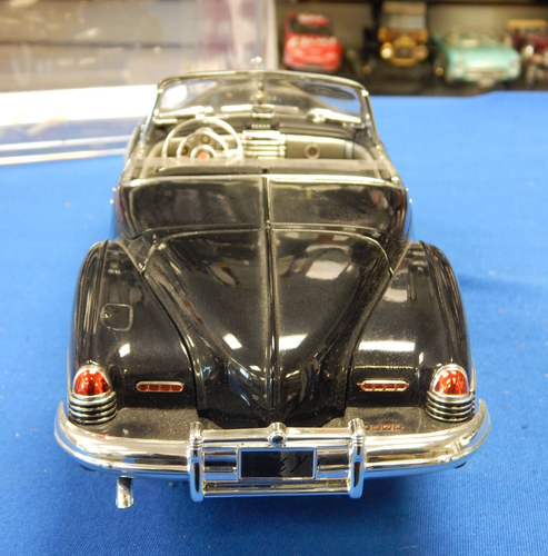 ANSON 1938 BUICK Y-JOB CONCEPT IN 1/18 SCALE Diecast Car - Picture 5 of 8