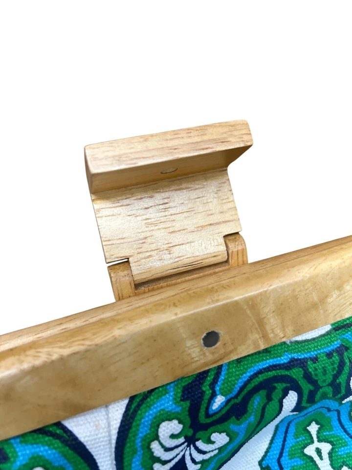 Bolso clutch vintage antiguo con marco de madera azul marino con patrón floral verde y azul Foto 2 de 4